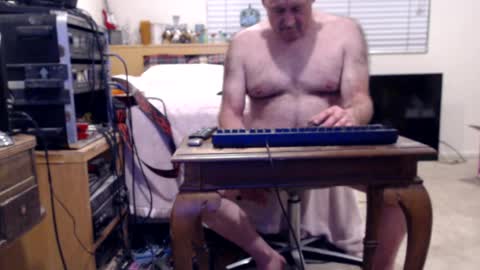 Snapshot of guitarsexgod chatting on March 9, 2025, 10:19 am Mario online show from March 9, 2025, 10:19 am