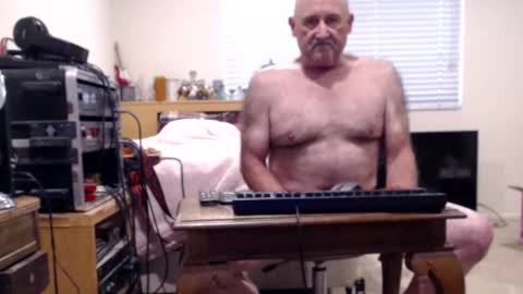 Snapshot of guitarsexgod chatting on March 9, 2025, 9:46 pm Mario online show from March 9, 2025, 9:46 pm