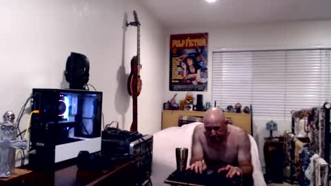 Snapshot of guitarsexgod chatting on September 22, 2025, 9:00 am Mario online show from September 22, 2025, 9:00 am