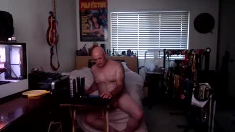 Snapshot of guitarsexgod chatting on October 12, 2025, 12:42 am Mario online show from October 12, 2025, 12:42 am