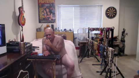 Snapshot of guitarsexgod chatting on October 17, 2025, 6:54 pm Mario online show from October 17, 2025, 6:54 pm