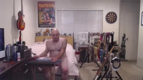 Snapshot of guitarsexgod chatting on October 29, 2025, 7:43 am Mario online show from October 29, 2025, 7:43 am