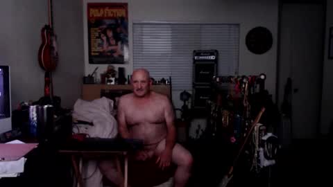 Snapshot of guitarsexgod chatting on October 31, 2025, 9:21 am Mario online show from October 31, 2025, 9:21 am