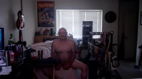 Snapshot of guitarsexgod chatting on November 1, 2025, 7:38 pm Mario online show from November 1, 2025, 7:38 pm