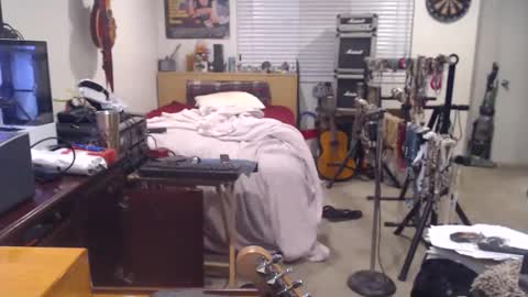 Snapshot of guitarsexgod chatting on November 13, 2025, 10:03 am Mario online show from November 13, 2025, 10:03 am