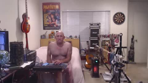 Snapshot of guitarsexgod chatting on November 23, 2025, 1:33 pm Mario online show from November 23, 2025, 1:33 pm