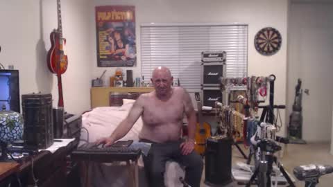 Snapshot of guitarsexgod chatting on November 24, 2025, 10:15 am Mario online show from November 24, 2025, 10:15 am