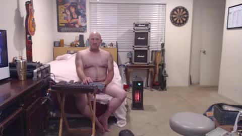 Snapshot of guitarsexgod chatting on November 29, 2025, 11:57 am Mario online show from November 29, 2025, 11:57 am