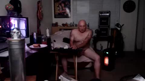 Snapshot of guitarsexgod chatting on November 30, 2025, 11:25 am Mario online show from November 30, 2025, 11:25 am