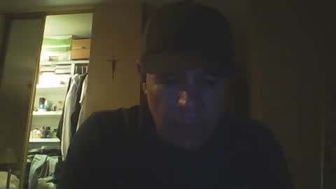 Snapshot of guy8inches4u chatting on October 24, 2025, 11:17 am guy8inches4u online show from October 24, 2025, 11:17 am