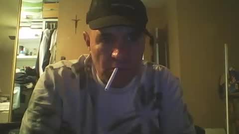 Snapshot of guy8inches4u chatting on October 27, 2025, 10:19 am guy8inches4u online show from October 27, 2025, 10:19 am