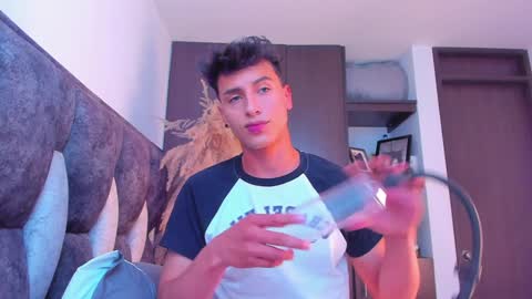 Snapshot of guy_twinks chatting on December 14, 2024, 9:35 pm Gabriel online show from December 14, 2024, 9:35 pm