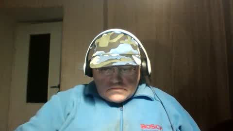 Snapshot of guyboy73 chatting on October 11, 2025, 9:24 pm guyboy73 online show from October 11, 2025, 9:24 pm
