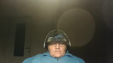 Snapshot of guyboy73 chatting on October 15, 2025, 12:44 am guyboy73 online show from October 15, 2025, 12:44 am