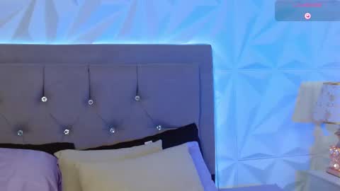 Gwen Drew online show from September 23, 2025, 1:14 pm