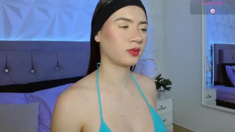 Gwen Drew online show from October 5, 2025, 12:47 pm