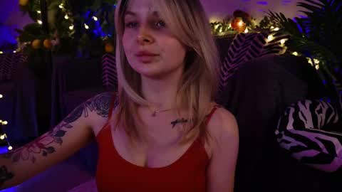 Snapshot of gwenhilton chatting on February 18, 2025, 6:48 am gwenhilton online show from February 18, 2025, 6:48 am