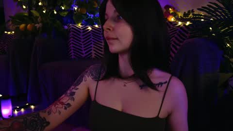 Snapshot of gwenhilton chatting on February 26, 2025, 5:42 am gwenhilton online show from February 26, 2025, 5:42 am