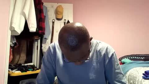 gyesaw1970 online show from December 2, 2025, 5:46 am