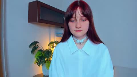 Kelly  Lilly online show from September 13, 2025, 6:51 pm