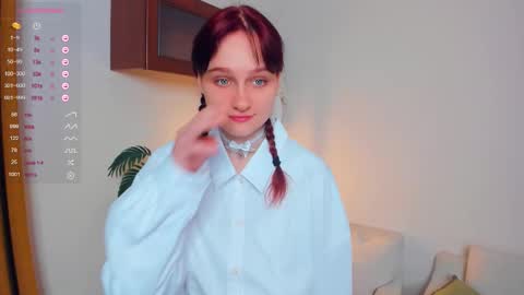 Kelly  Lilly online show from October 3, 2025, 7:00 pm