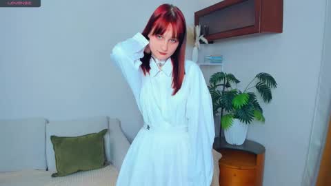 Kelly  Lilly online show from November 11, 2025, 7:03 pm