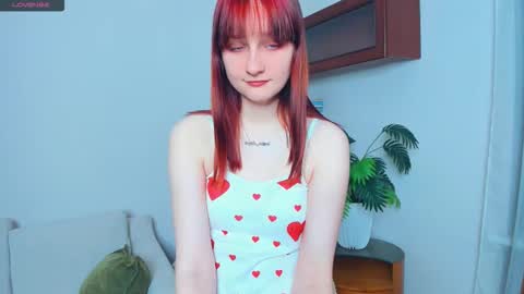 Kelly  Lilly online show from November 12, 2025, 6:52 pm