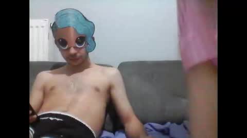 h0tcouple00 online show from November 12, 2025, 9:03 pm