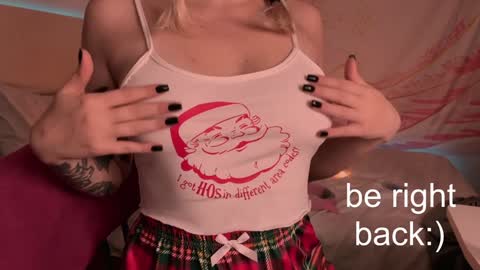 Snapshot of h2h0e chatting on February 1, 2025, 8:47 pm Lana online show from February 1, 2025, 8:47 pm