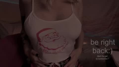 Snapshot of h2h0e chatting on October 12, 2025, 8:41 pm Lana online show from October 12, 2025, 8:41 pm