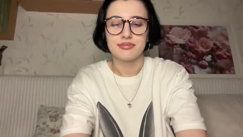 Snapshot of h3l9a_pataki chatting on October 6, 2025, 4:15 pm Helga online show from October 6, 2025, 4:15 pm