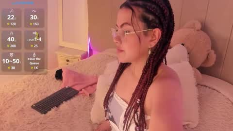Snapshot of hade_se chatting on January 8, 2025, 9:23 pm Eva online show from January 8, 2025, 9:23 pm