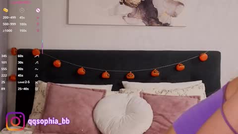 Snapshot of hadleynichols chatting on October 22, 2025, 1:17 am Hi Im Rebecca Glad to see you in my room PVT is open online show from October 22, 2025, 1:17 am