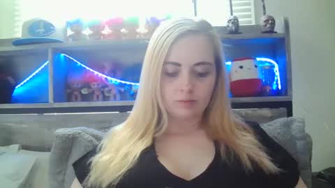 Snapshot of haileyakuma69 chatting on March 2, 2025, 8:07 pm Hailey and d online show from March 2, 2025, 8:07 pm