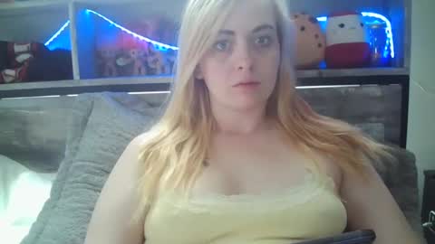 Snapshot of haileyakuma69 chatting on March 3, 2025, 8:00 pm Hailey and d online show from March 3, 2025, 8:00 pm