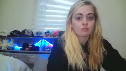 Snapshot of haileyakuma69 chatting on March 3, 2025, 11:24 pm Hailey and d online show from March 3, 2025, 11:24 pm