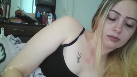 Snapshot of haileyakuma69 chatting on September 15, 2025, 5:35 pm Hailey and d online show from September 15, 2025, 5:35 pm