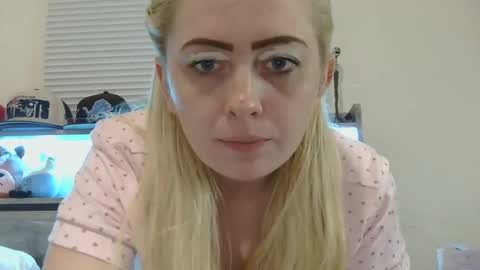 Snapshot of haileyakuma69 chatting on November 21, 2025, 10:52 pm Hailey and d online show from November 21, 2025, 10:52 pm