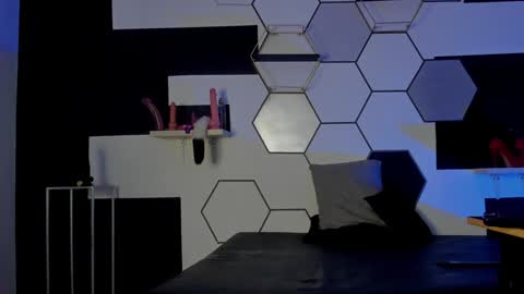 haileycat_ online show from January 12, 2025, 7:21 am