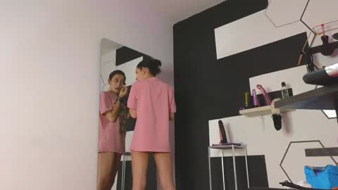 haileycat_ online show from January 17, 2025, 11:29 pm