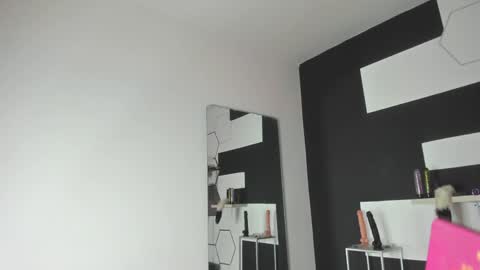 haileycat_ online show from January 20, 2025, 1:07 am