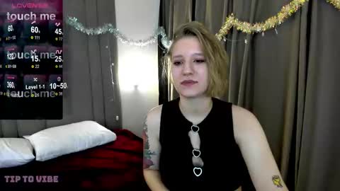 Snapshot of haileyfoxy chatting on December 31, 2024, 5:11 am Hailey online show from December 31, 2024, 5:11 am