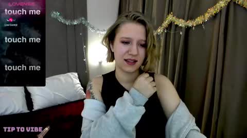 Snapshot of haileyfoxy chatting on January 2, 2025, 2:11 am Hailey online show from January 2, 2025, 2:11 am