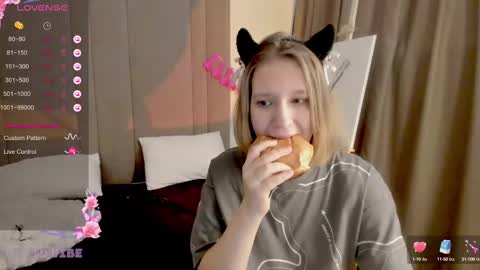 Snapshot of haileyfoxy chatting on March 1, 2025, 6:13 am Hailey online show from March 1, 2025, 6:13 am