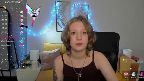 Snapshot of haileyfoxy chatting on September 21, 2025, 8:49 am Hailey online show from September 21, 2025, 8:49 am