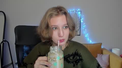 Snapshot of haileyfoxy chatting on October 1, 2025, 8:53 am Hailey online show from October 1, 2025, 8:53 am