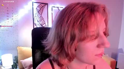 Snapshot of haileyfoxy chatting on October 25, 2025, 9:06 am Hailey online show from October 25, 2025, 9:06 am