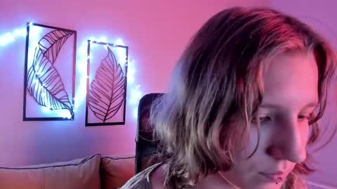 Snapshot of haileyfoxy chatting on November 12, 2025, 9:21 am Hailey online show from November 12, 2025, 9:21 am