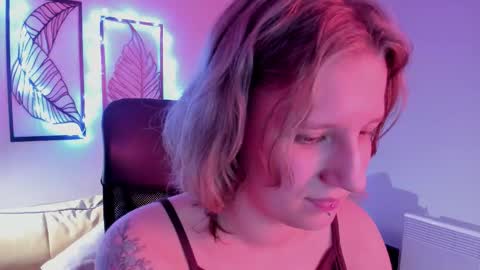 Snapshot of haileyfoxy chatting on November 15, 2025, 9:28 am Hailey online show from November 15, 2025, 9:28 am