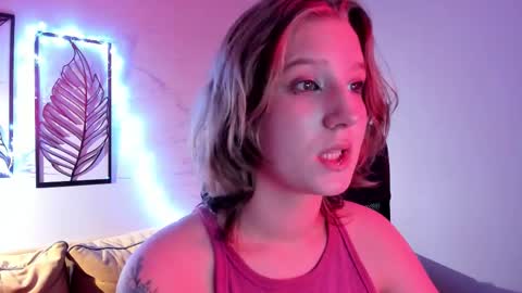 Snapshot of haileyfoxy chatting on November 30, 2025, 9:35 am Hailey online show from November 30, 2025, 9:35 am